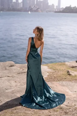 Kendra One Shoulder Satin Gown - Emerald